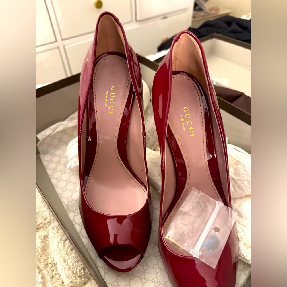 Gucci heals 
Brand new